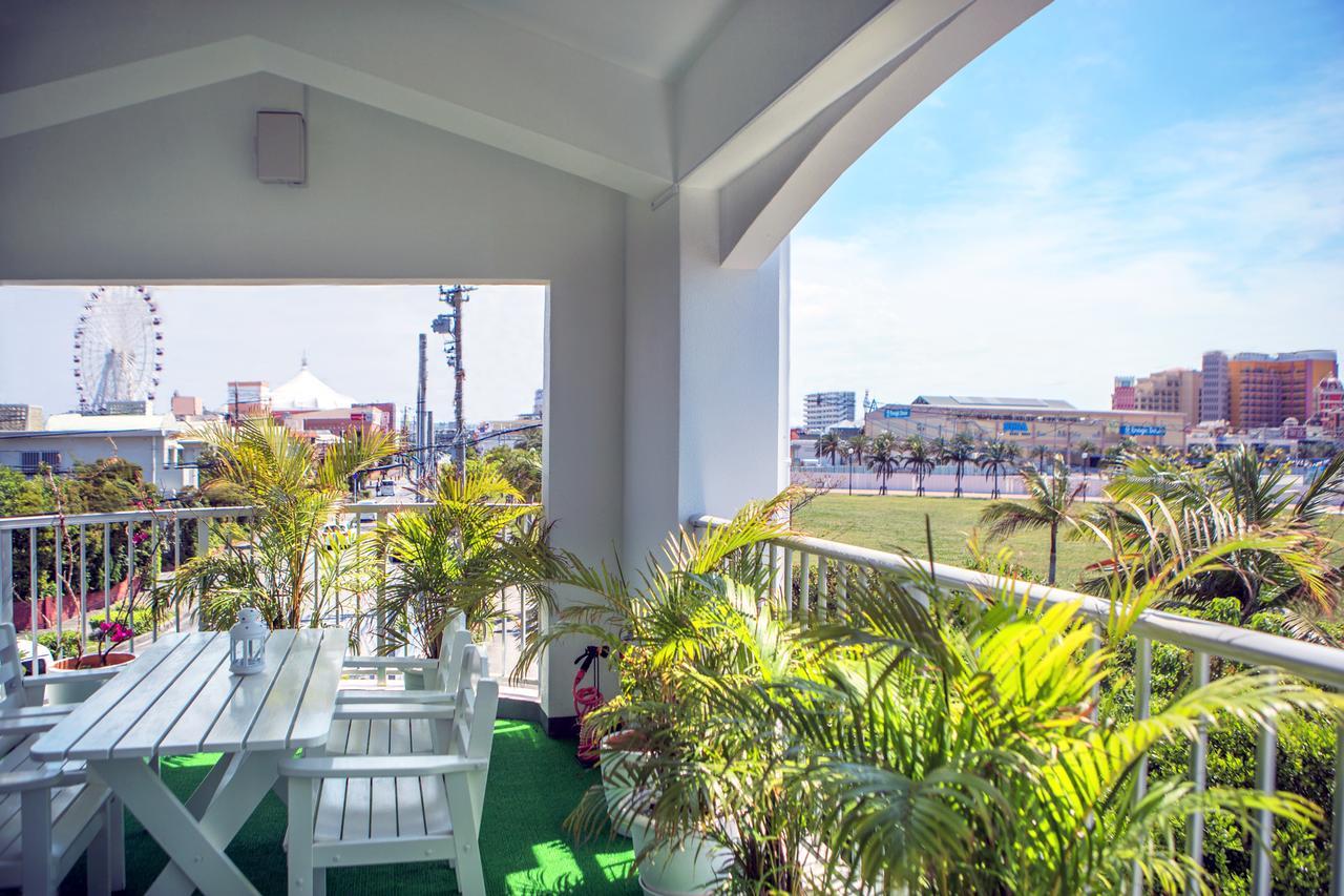 Mihama Beach House Villa Chatan Bagian luar foto